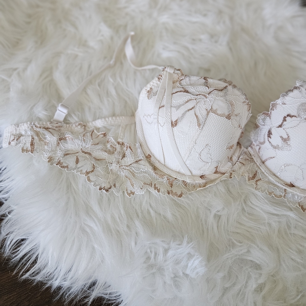 Beautiful LA Senza Lightly Lined Bra 36C